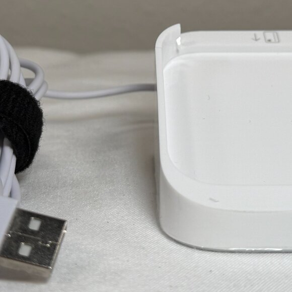 Dock for Square Credit Card Reader w/ Attached USB Cable: Model A-SKU-0120-02 - Picture 11 of 12